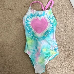 Tie-Dye Heart Swimsuit 💚🤍 5/$25